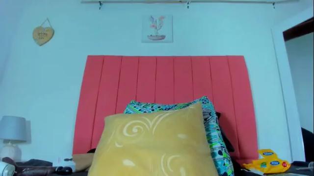 Image 6 of valen_rose0 Stream on Chaturbate on 1 month ago