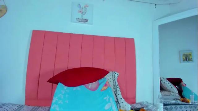 Image 4 of valen_rose0 Stream on Chaturbate on 1 month ago