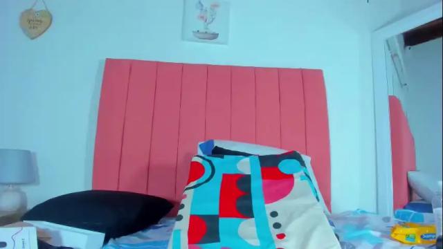 Image 3 of valen_rose0 Stream on Chaturbate on 1 month ago