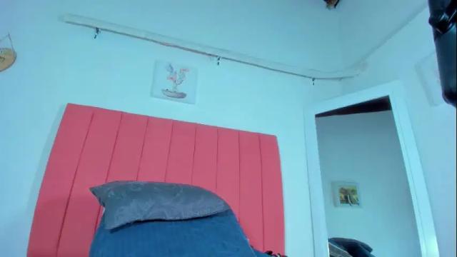 Image 12 of valen_rose0 Stream on Chaturbate on 14 days ago