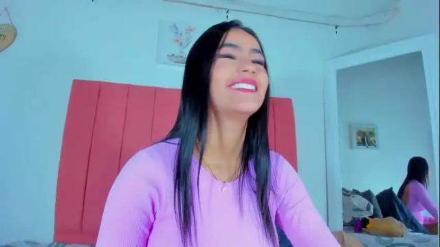Image 7 of valen_rose0 Stream on Chaturbate on 11 days ago