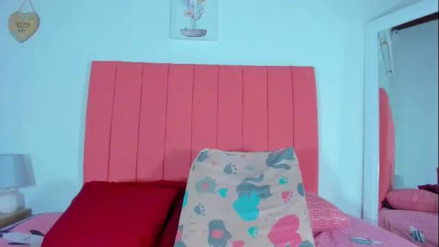 Image 2 of valen_rose0 Stream on Chaturbate on 5 days ago