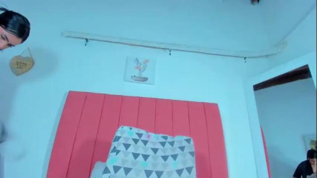Image 2 of valen_rose0 Stream on Chaturbate on 1 month ago
