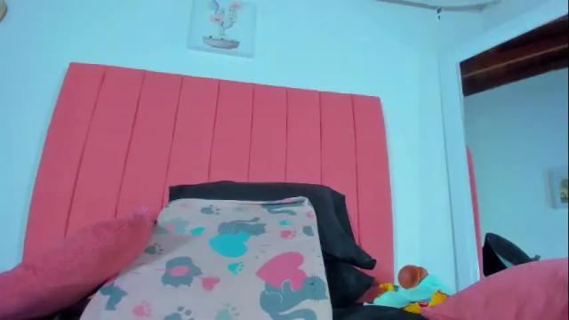 Image 10 of valen_rose0 Stream on Chaturbate on 11 days ago