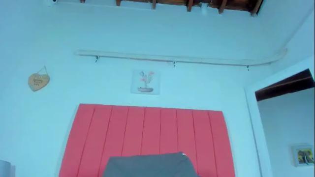 Image 7 of valen_rose0 Stream on Chaturbate on 5 days ago