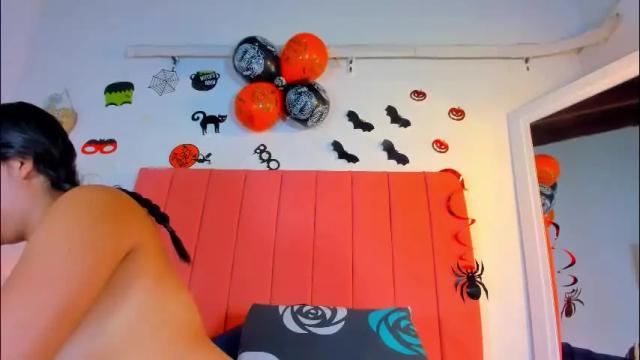 Image 2 of valen_rose0 Stream on Chaturbate on 2 months ago