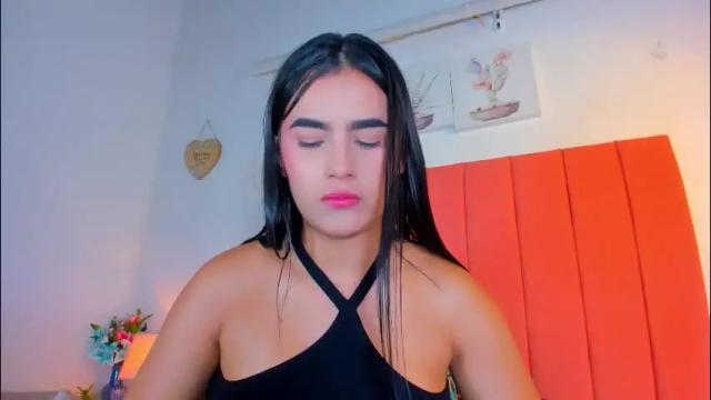 Image 6 of valen_rose0 Stream on Chaturbate on 2 months ago