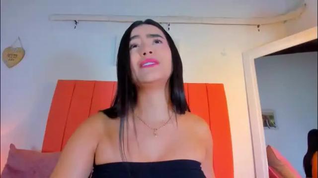 Image 3 of valen_rose0 Stream on Chaturbate on 1 month ago