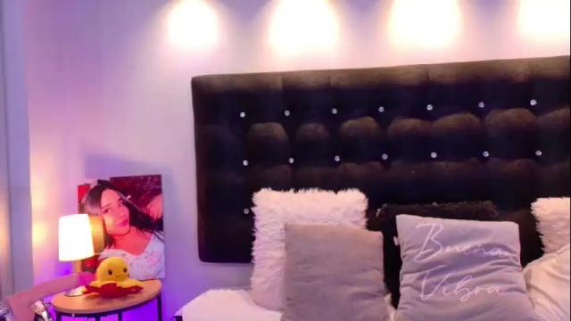 Image 4 of valen_scott_ Stream on Chaturbate on 2 months ago