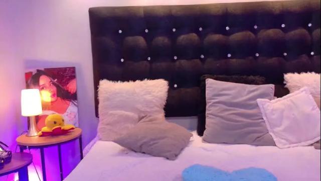 Image 11 of valen_scott_ Stream on Chaturbate on 1 month ago