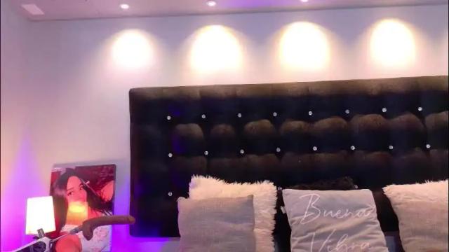 Image 7 of valen_scott_ Stream on Chaturbate on 7 days ago