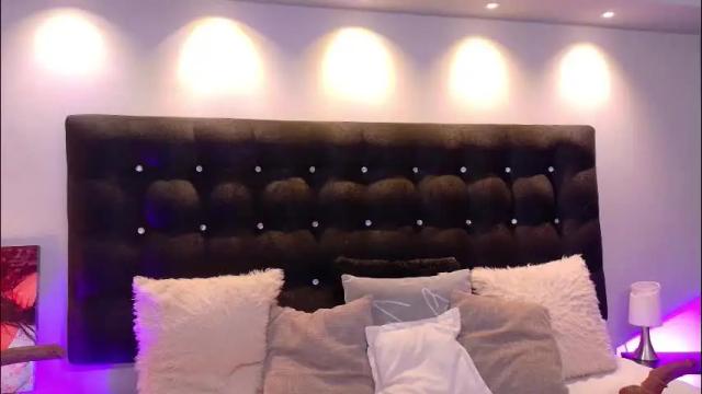 Image 7 of valen_scott_ Stream on Chaturbate on 2 days ago