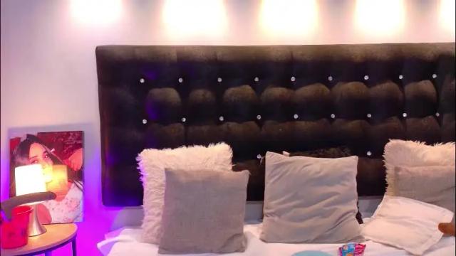 Image 12 of valen_scott_ Stream on Chaturbate on 2 months ago