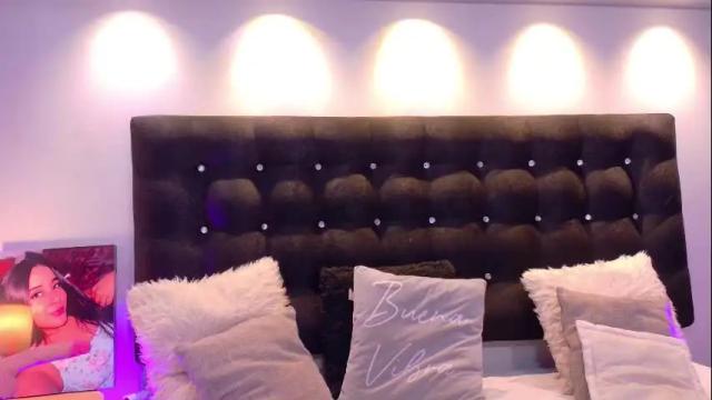 Image 2 of valen_scott_ Stream on Chaturbate on 1 month ago