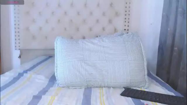 Image 12 of valen_thompson Stream on Chaturbate on 1 month ago