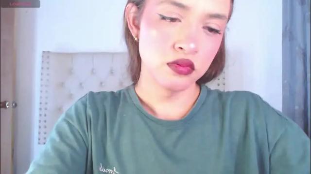 Image 2 of valen_thompson Stream on Chaturbate on 1 month ago