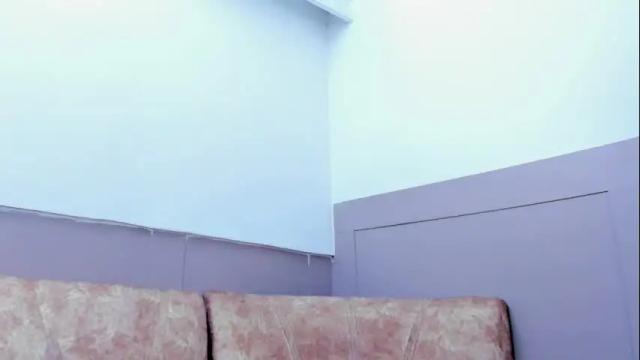 Image 4 of valen_white Stream on Chaturbate on 8 months ago