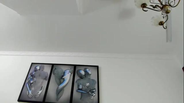 Image 6 of valen_white Stream on Chaturbate on 8 months ago