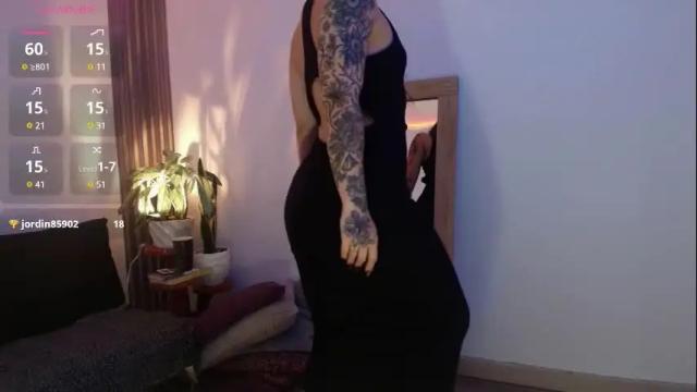 Image 3 of valengray Stream on Chaturbate on 1 month ago