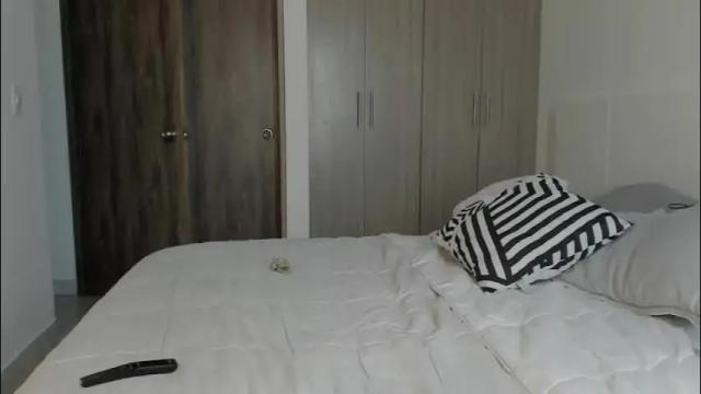 Image 6 of valenjonex Stream on Chaturbate on 2 months ago