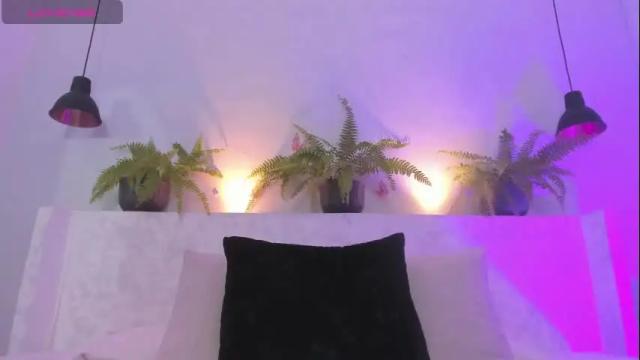 Image 11 of valenn__smith Stream on Chaturbate on 2 months ago