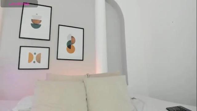 Image 11 of valenn__smith Stream on Chaturbate on 3 months ago