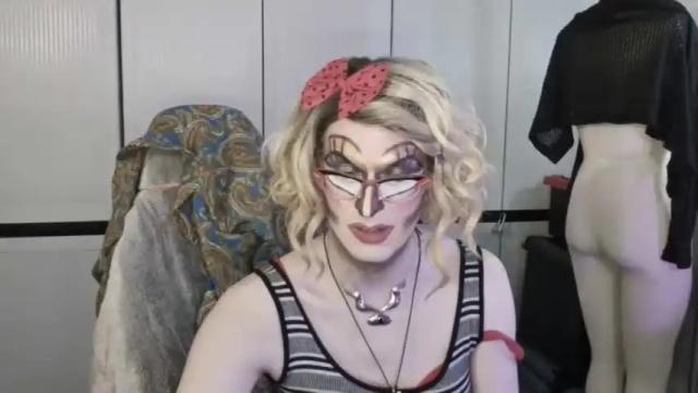 Image 11 of valentia_vickers Stream on Chaturbate on 12 months ago