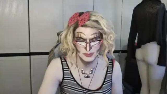 Image 2 of valentia_vickers Stream on Chaturbate on 12 months ago