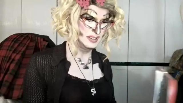 Image 4 of valentia_vickers Stream on Chaturbate on 12 months ago
