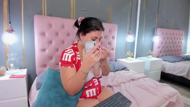 Image 10 of valentiinna_23 Stream on Chaturbate on 13 months ago