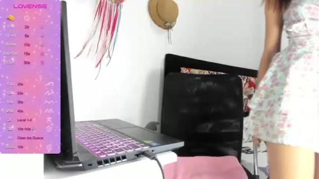 Image 2 of valentina___cute Stream on Chaturbate on 16 months ago