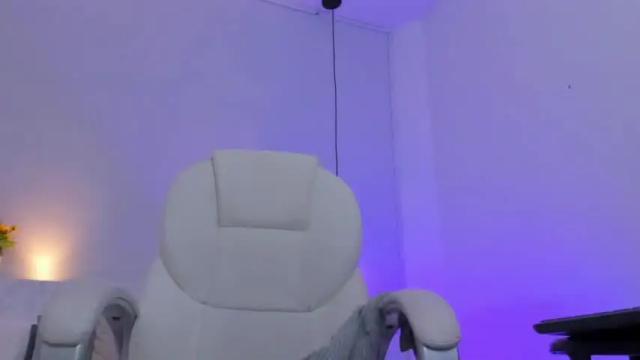 Image 10 of valentina_anderson Stream on Chaturbate on 16 months ago
