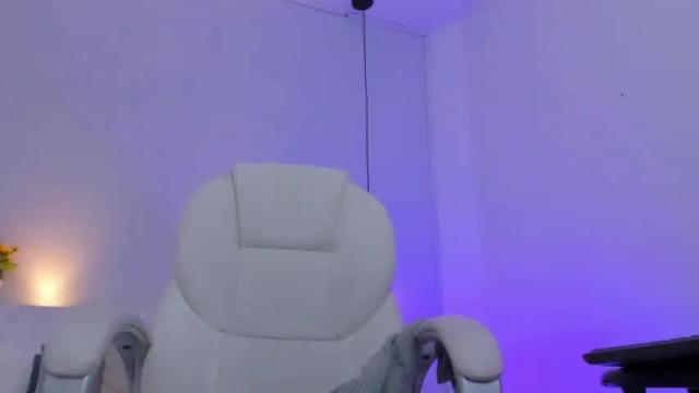 Image 11 of valentina_anderson Stream on Chaturbate on 16 months ago