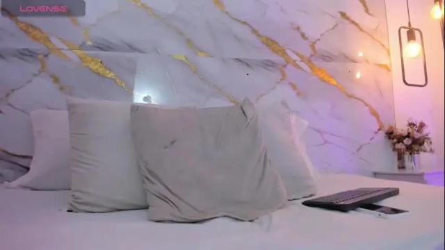 Image 7 of valentina_anderson Stream on Chaturbate on 12 days ago