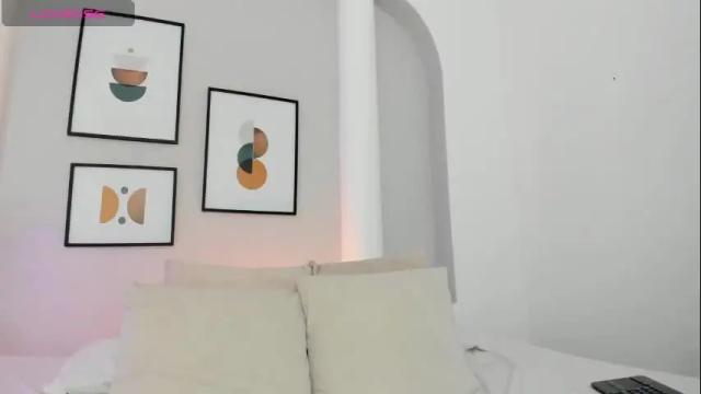 Image 11 of valentina_anderson Stream on Chaturbate on 17 days ago