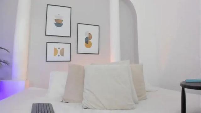 Image 4 of valentina_anderson Stream on Chaturbate on 9 days ago