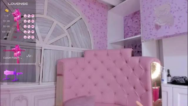 Image 12 of valentina_cortes72 Stream on Chaturbate on 1 month ago