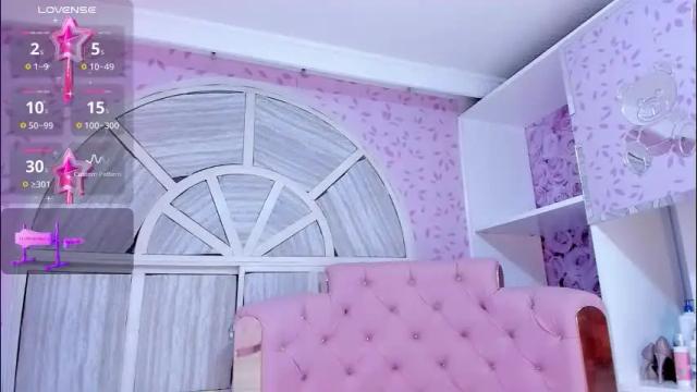 Image 3 of valentina_cortes72 Stream on Chaturbate on 1 month ago