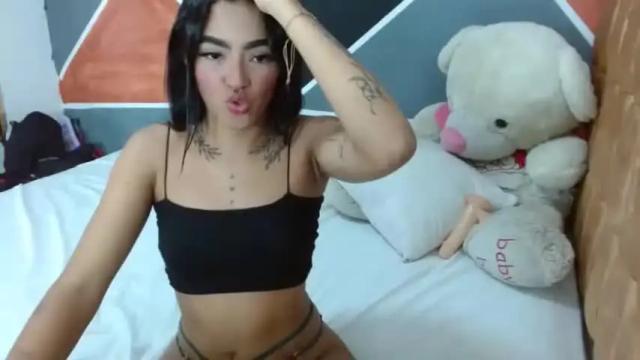 Image 2 of valentina_gam Stream on Chaturbate on 15 months ago