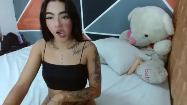 Image 6 of valentina_gam Stream on Chaturbate on 15 months ago