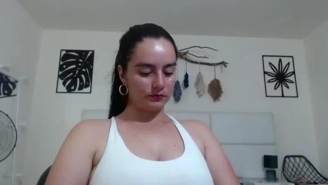 Image 2 of valentina_lopes Stream on Chaturbate on 15 months ago