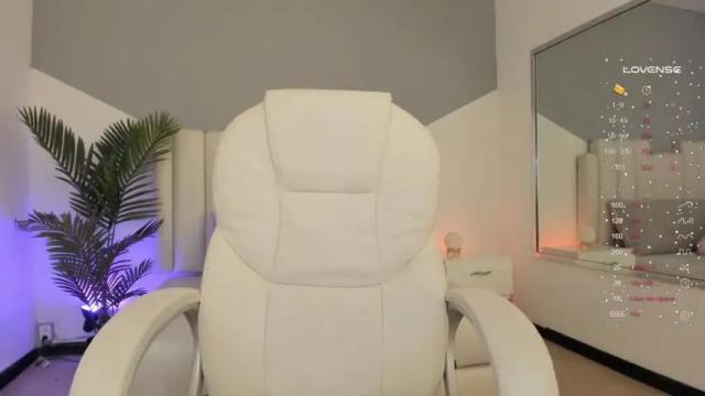 Image 3 of valentina_m17 Stream on Chaturbate on 13 months ago