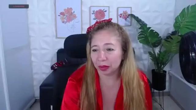 Image 7 of valentina_mature Stream on Chaturbate on 10 months ago