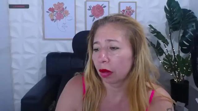 Image 7 of valentina_mature Stream on Chaturbate on 10 months ago