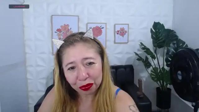 Image 8 of valentina_mature Stream on Chaturbate on 9 months ago