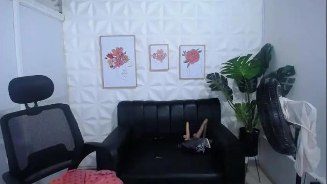 Image 6 of valentina_mature Stream on Chaturbate on 16 days ago