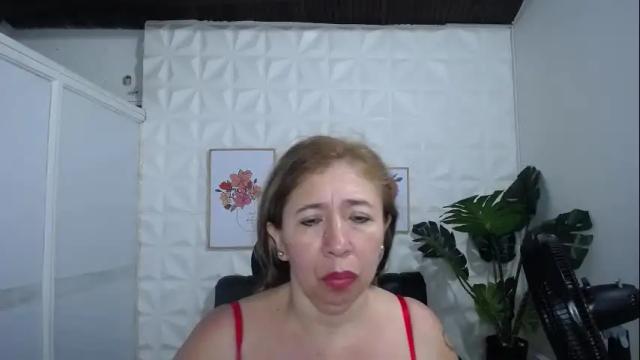 Image 3 of valentina_mature Stream on Chaturbate on 10 days ago