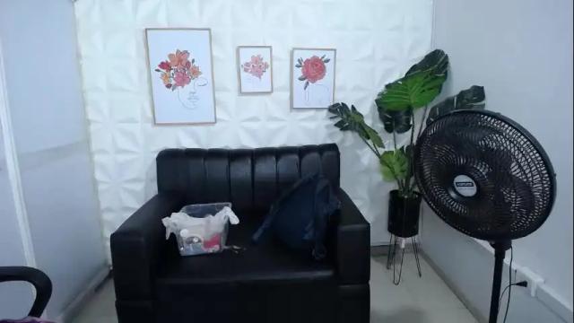 Image 6 of valentina_mature Stream on Chaturbate on 1 month ago