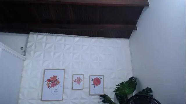 Image 6 of valentina_mature Stream on Chaturbate on 12 days ago