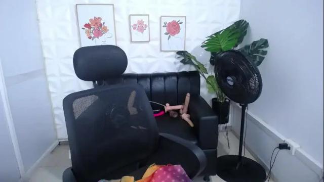 Image 11 of valentina_mature Stream on Chaturbate on 4 days ago